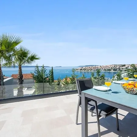 Medusa Villa *